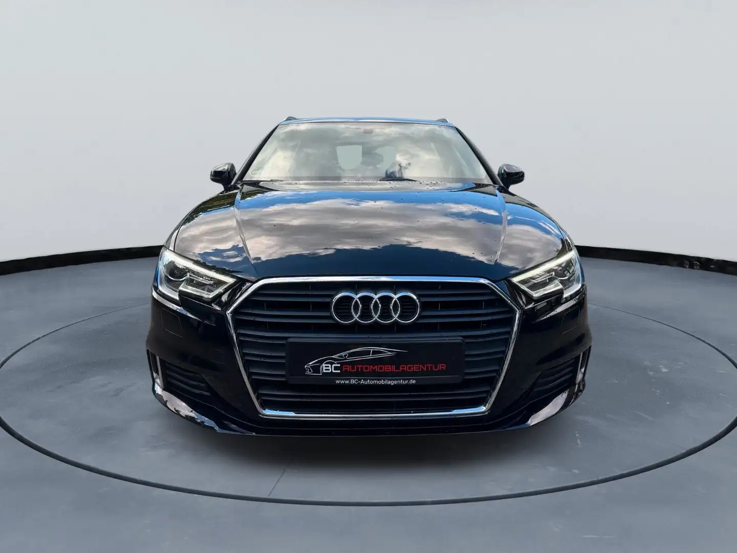 Audi A3 Sportback sport/Automatik/SHZ/Xenon/Navi/PDC Schwarz - 2