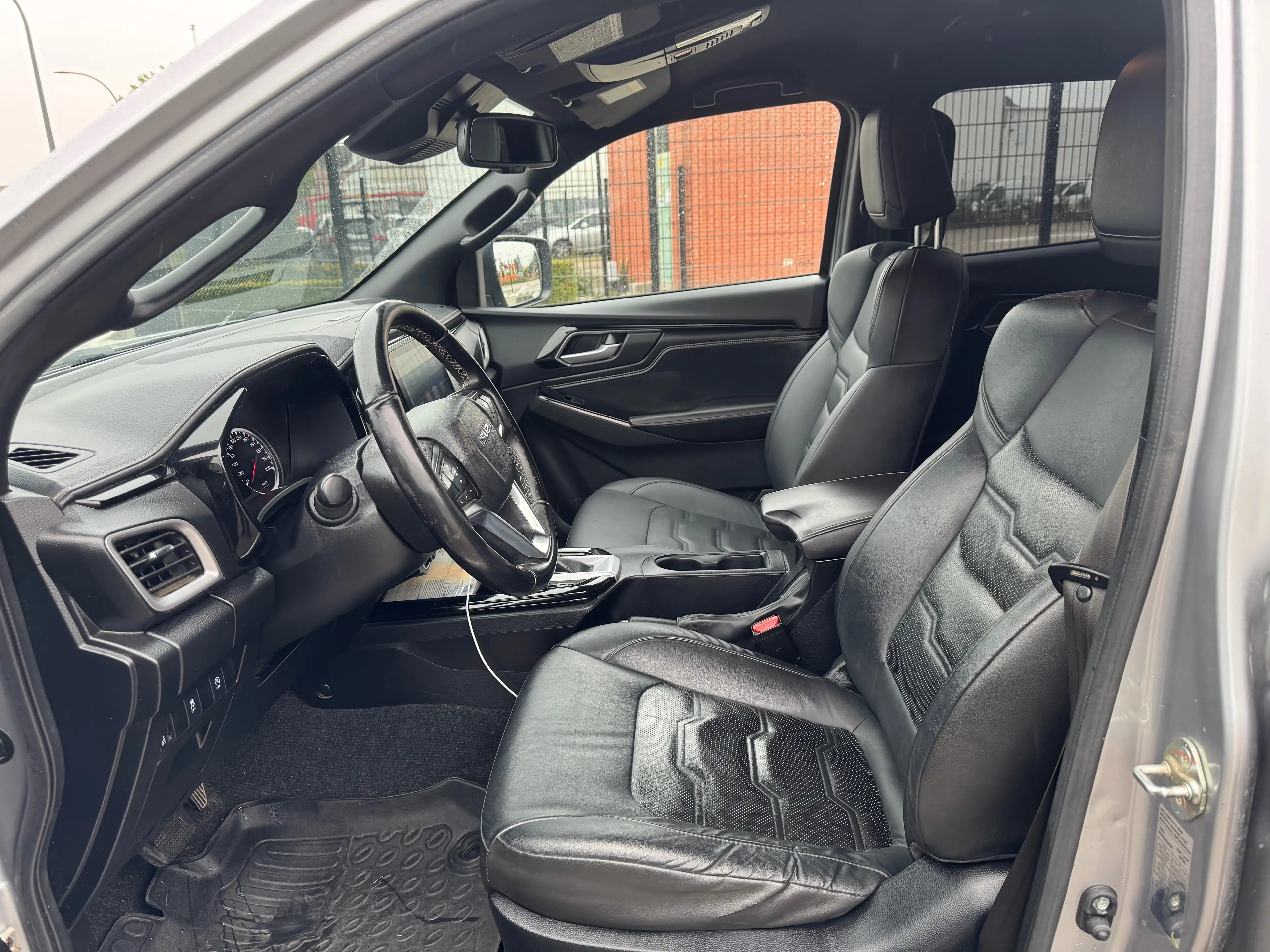 Isuzu D-Max D-Max 1.9 Turbo D 4WD V-Cross AdBlue — photo 10