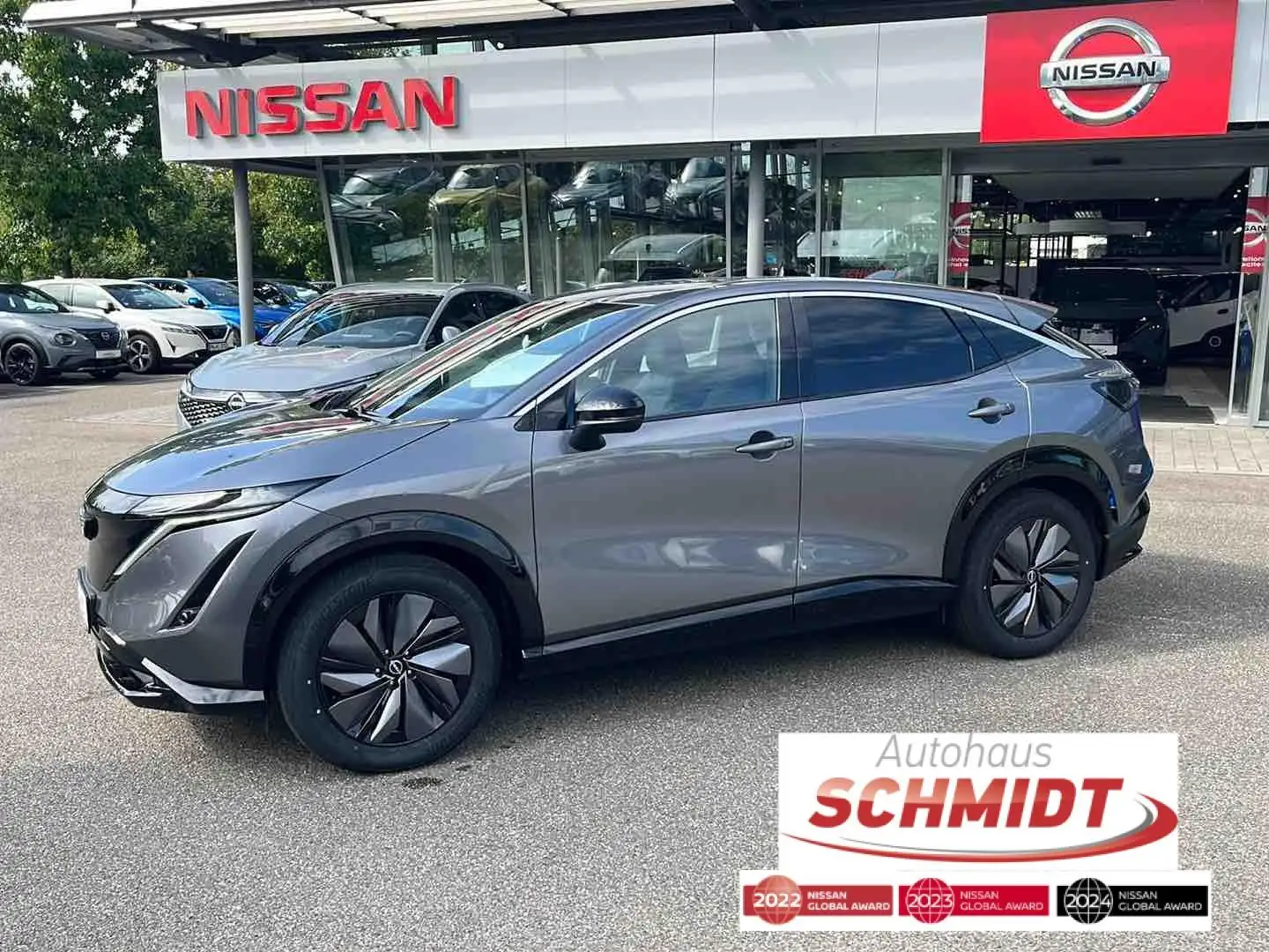 Nissan Ariya 87kwh Advance Pack Grau - 1