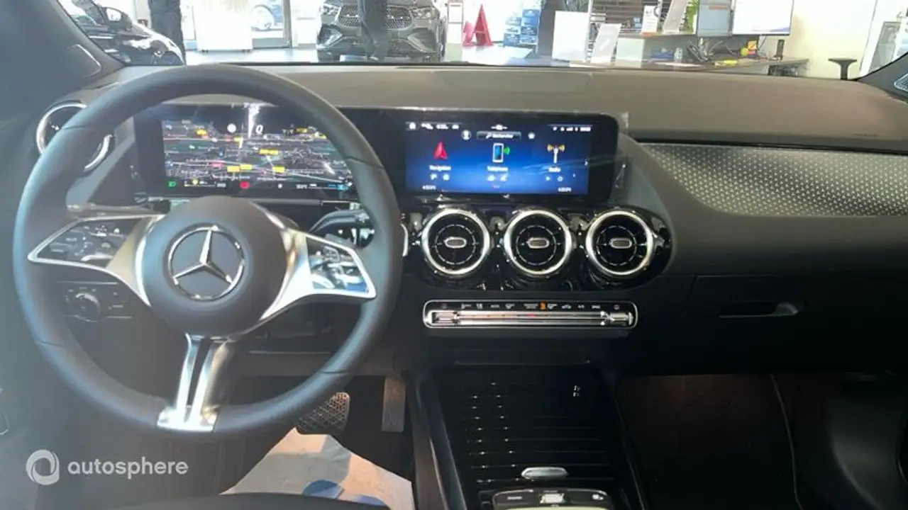 Mercedes-Benz GLA 2026 — фото 11