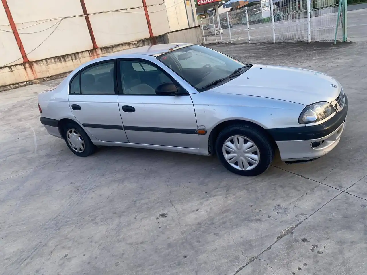 Toyota Avensis 1.6 Terra Terra, foto 10