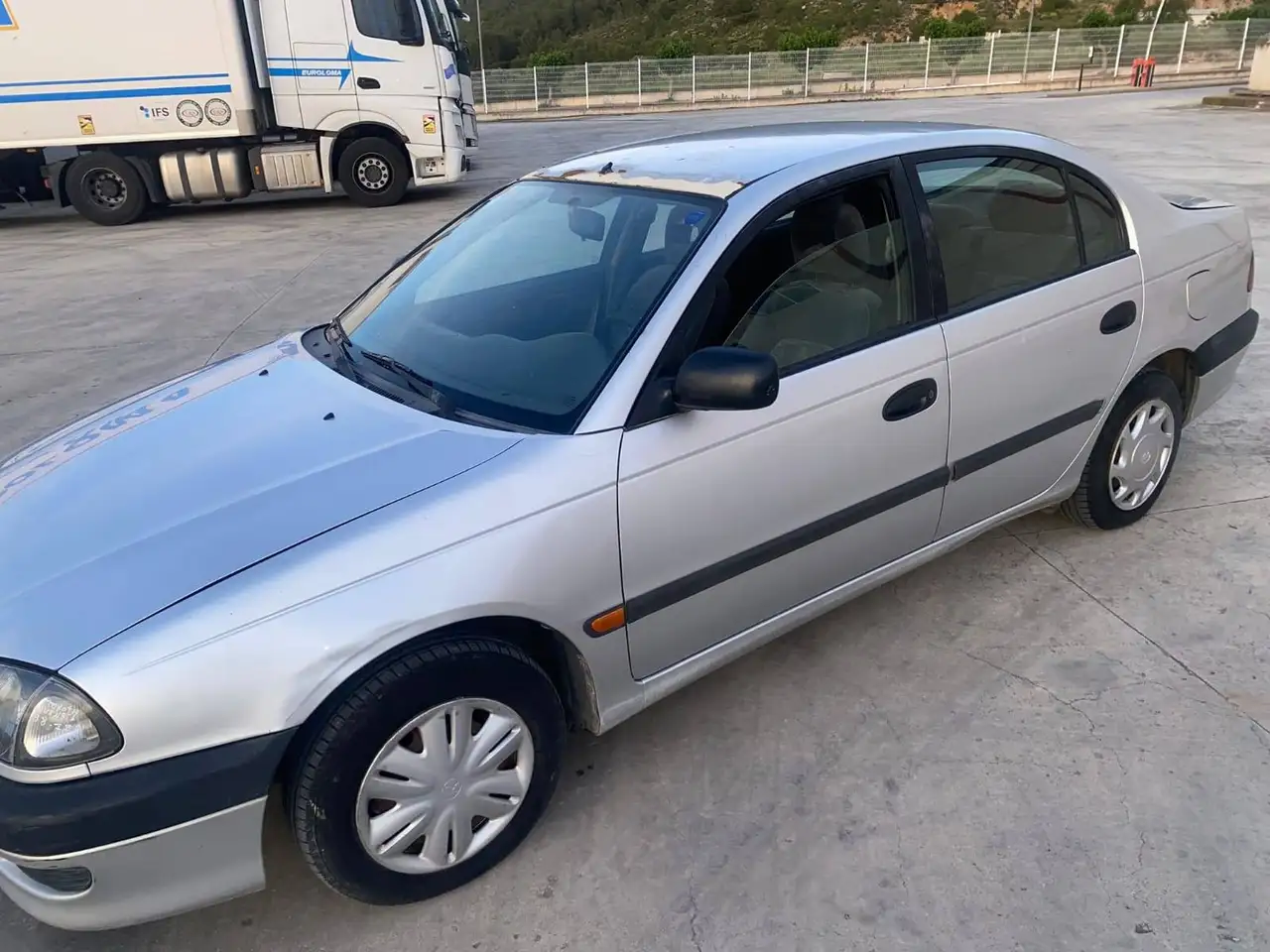 Toyota Avensis 1.6 Terra Terra, foto 4