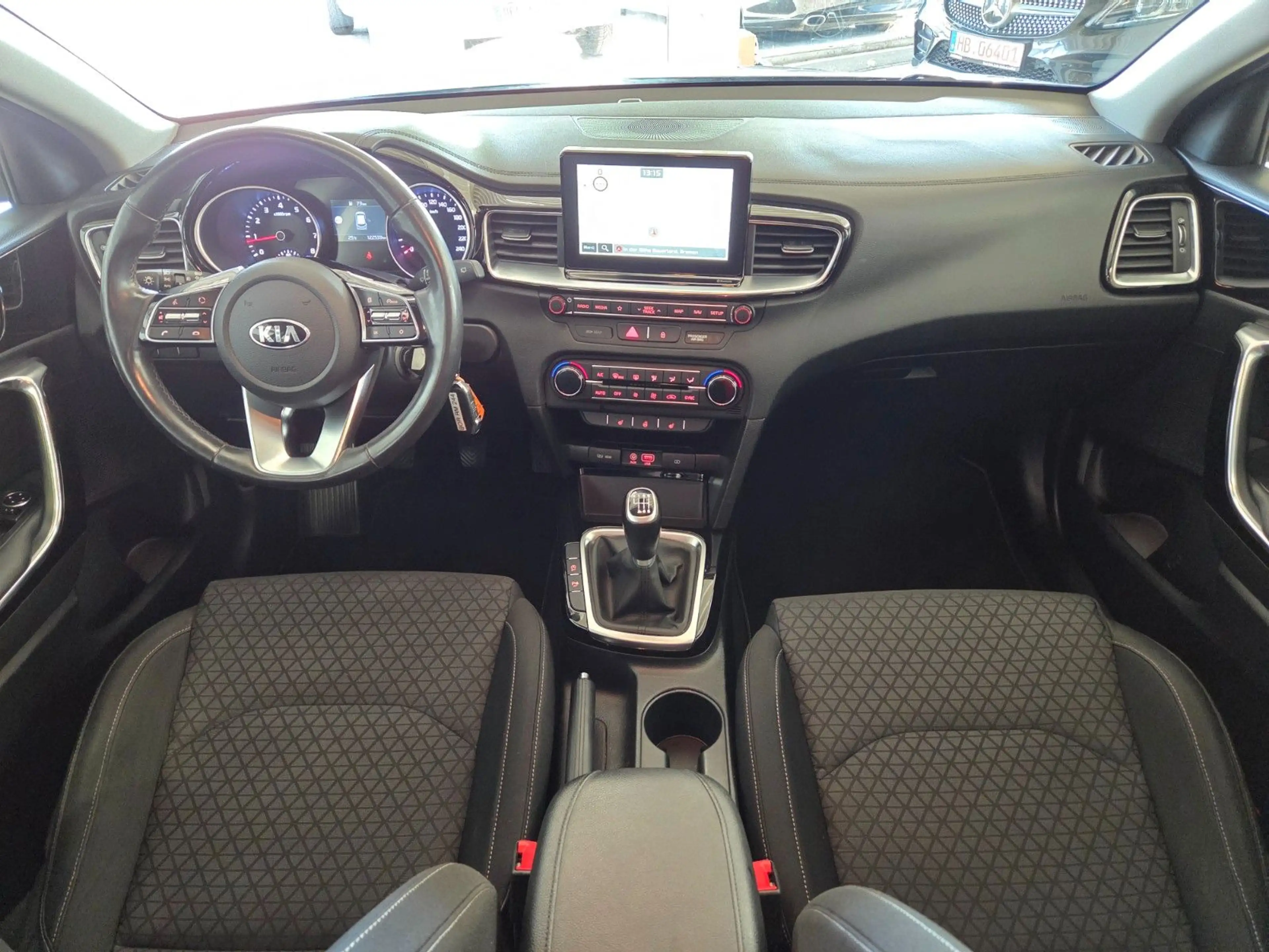 Kia Ceed / cee'd Vision — photo 15