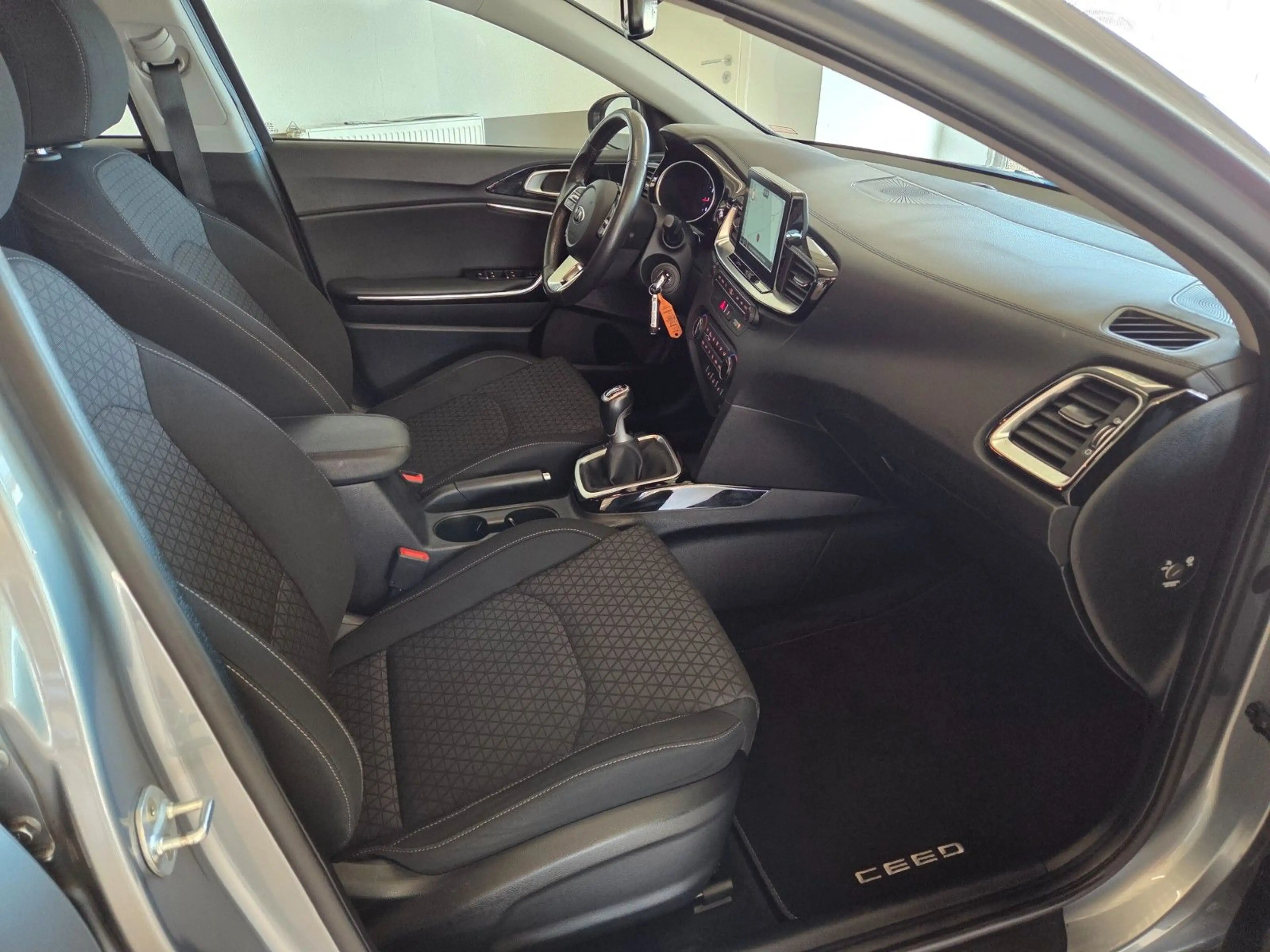 Kia Ceed / cee'd Vision — photo 14