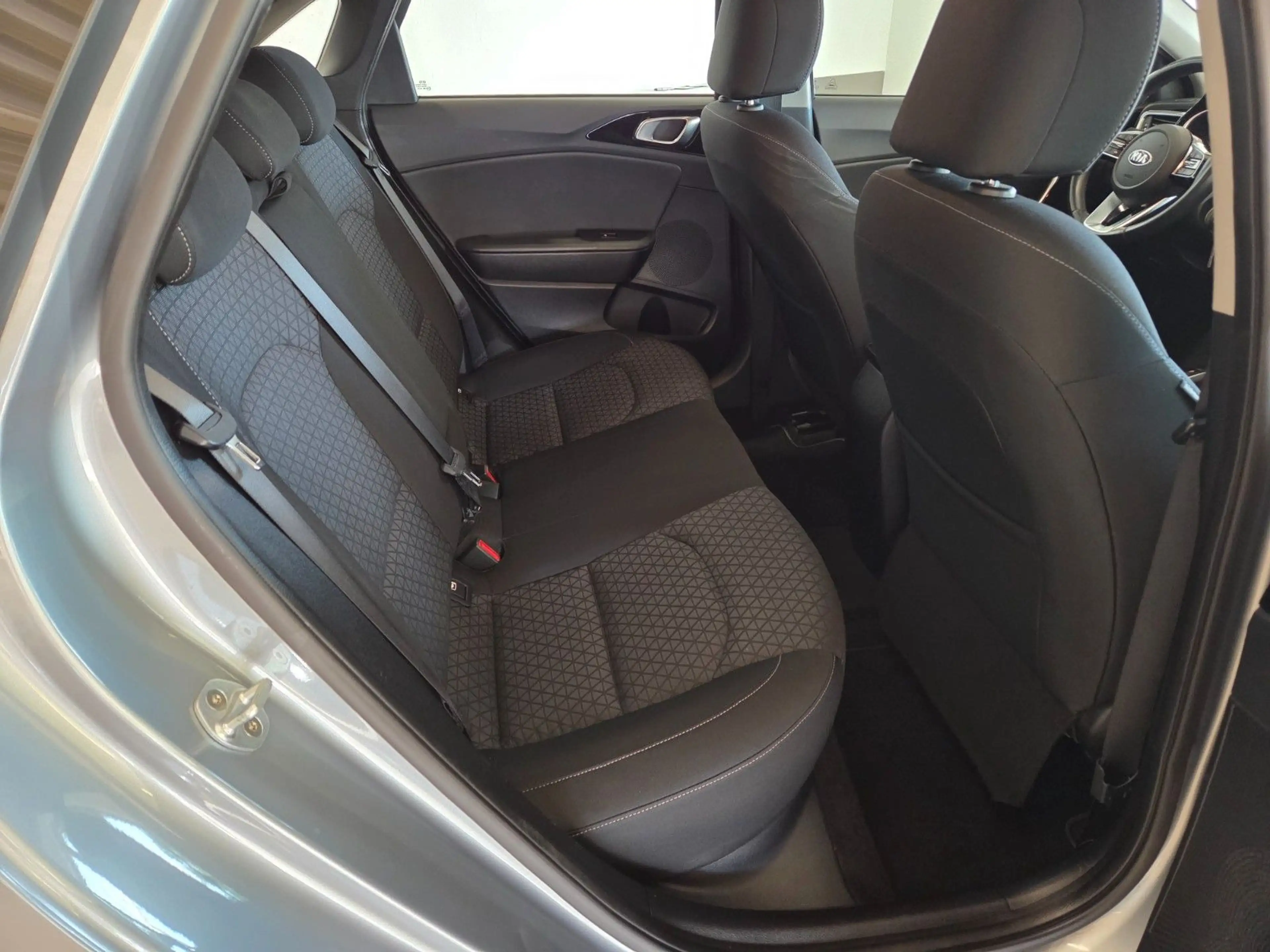 Kia Ceed / cee'd Vision — photo 13