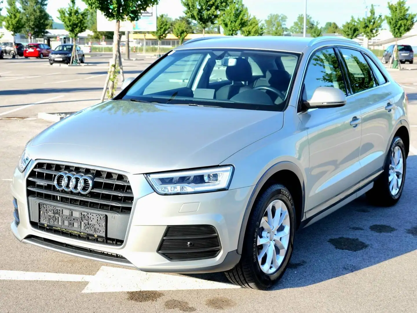 Audi Q3 Q3 2,0 TDI quattro Silber - 1