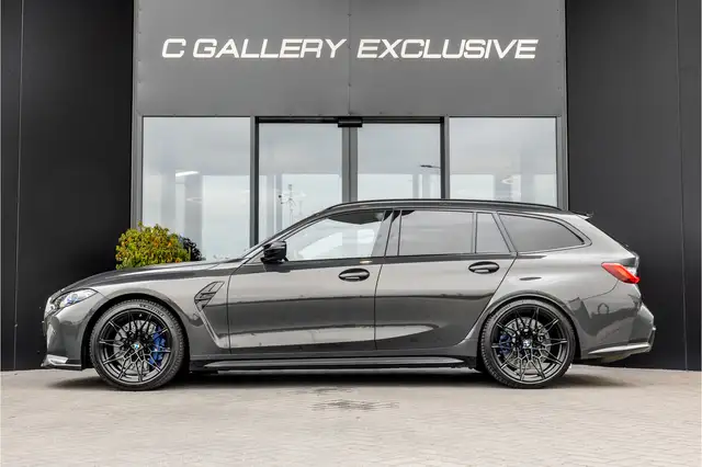 BMW M3 view 4