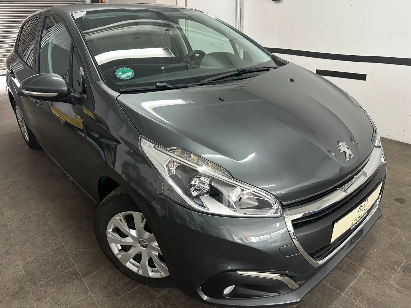 Peugeot 208 Active Gris - 1