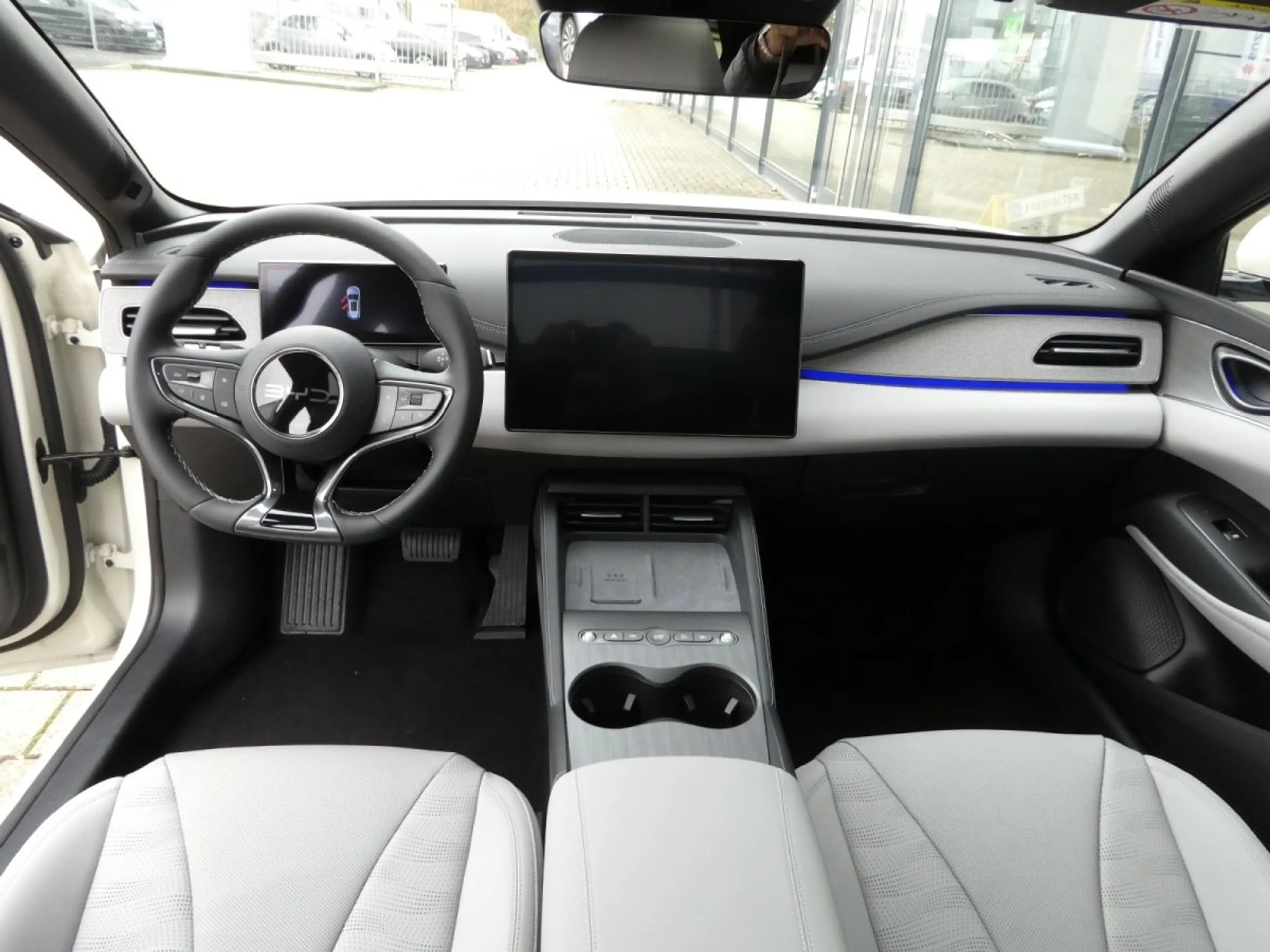 BYD Seal 6 DM-I Touring Comfort *Privacy*Pano*Leder*360Grad* — photo 14