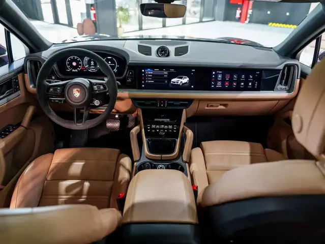 Porsche Cayenne view 8