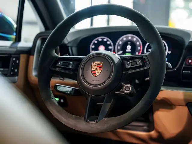 Porsche Cayenne view 7