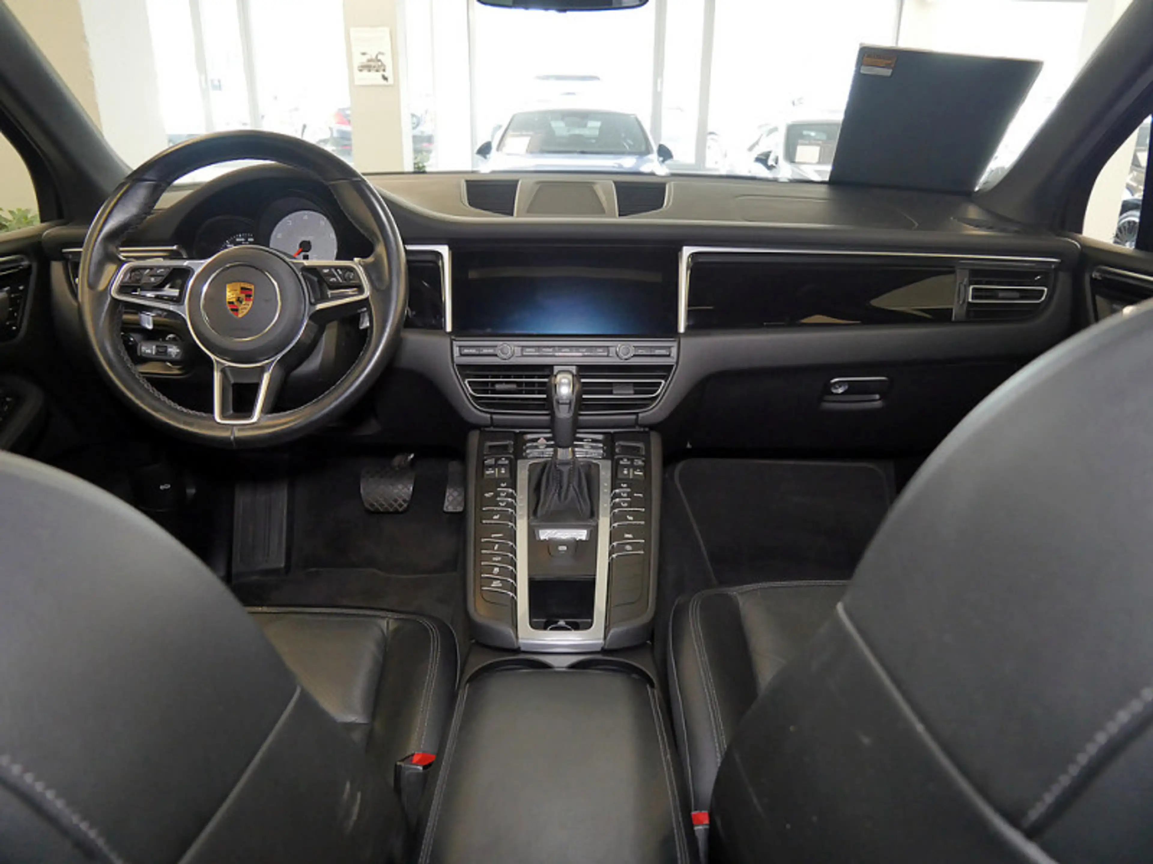 Porsche Macan S MEMO AHK AIRMATIC DISTR KAMERA PANO SPUR — photo 8