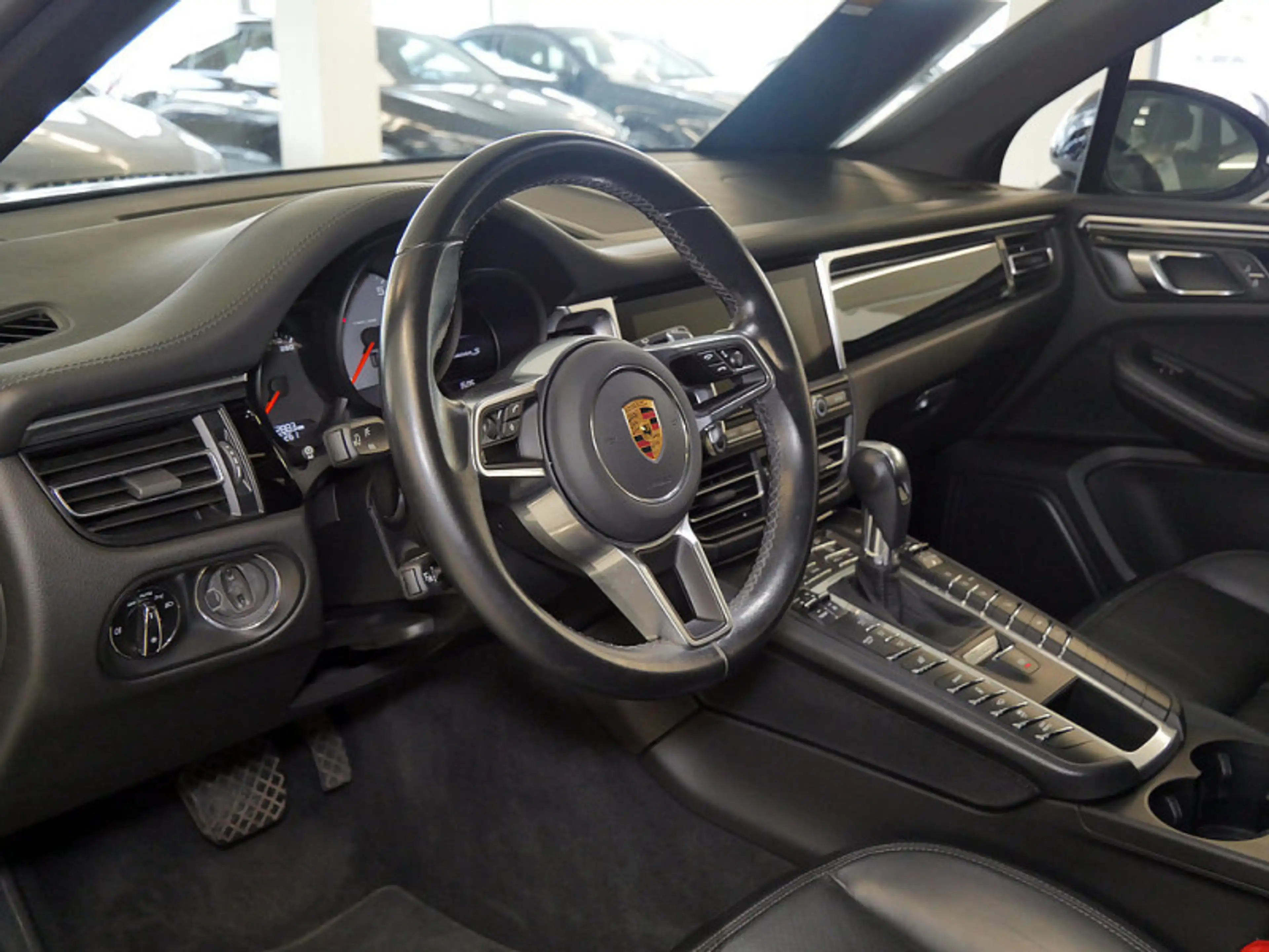 Porsche Macan S MEMO AHK AIRMATIC DISTR KAMERA PANO SPUR — photo 12