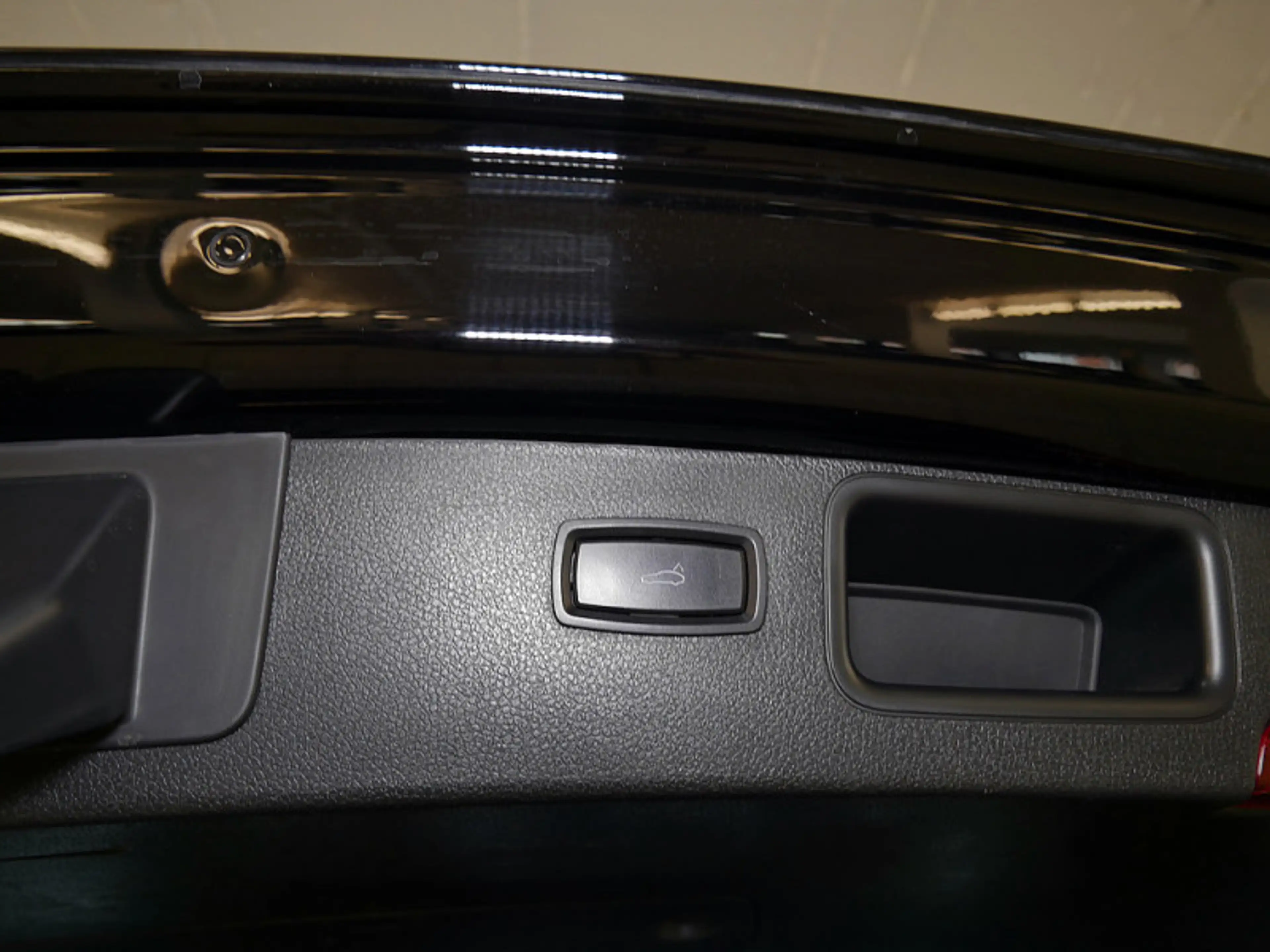 Porsche Macan S MEMO AHK AIRMATIC DISTR KAMERA PANO SPUR — photo 11