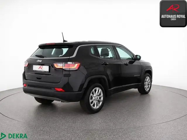 Jeep Compass view 5