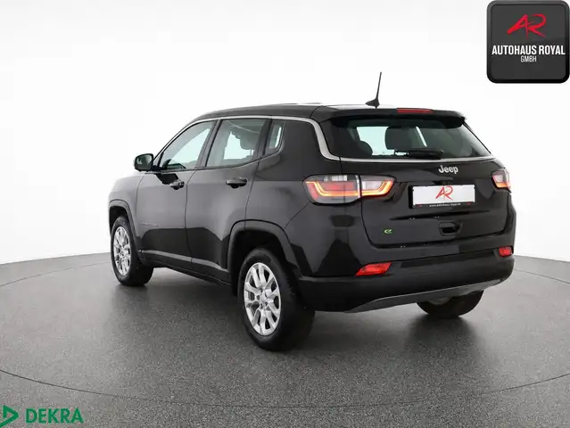 Jeep Compass view 3
