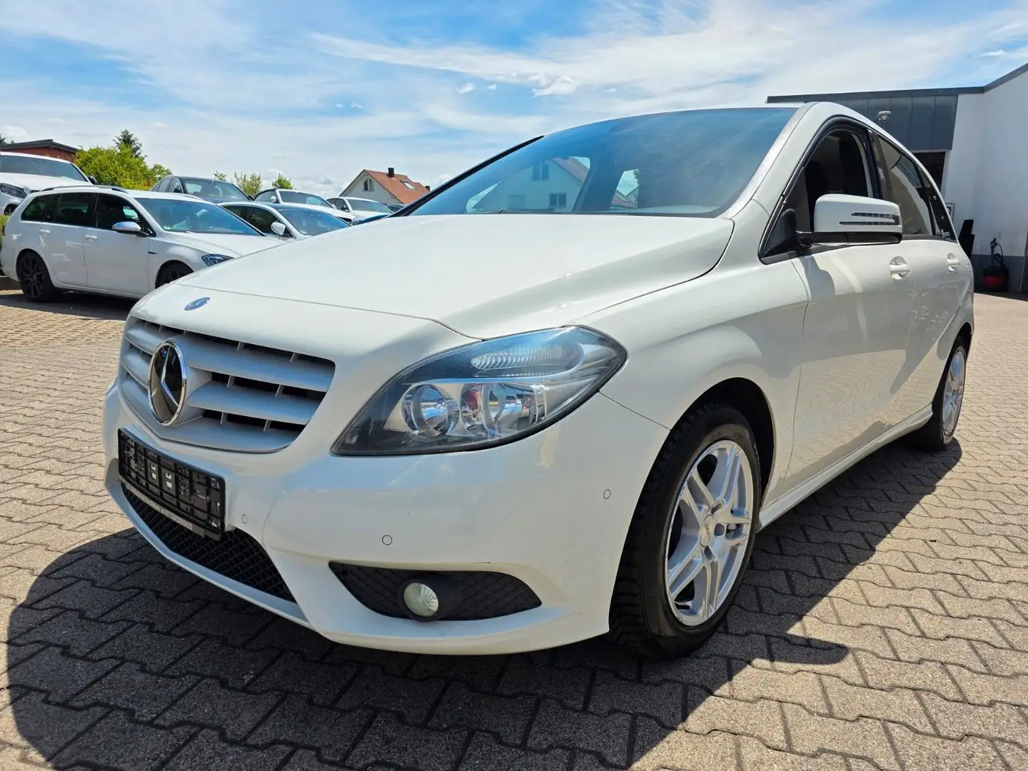 Mercedes-Benz B 180 CDI Navi/ Klima/ PDC/ AHK/ EURO 5 Weiß - 1
