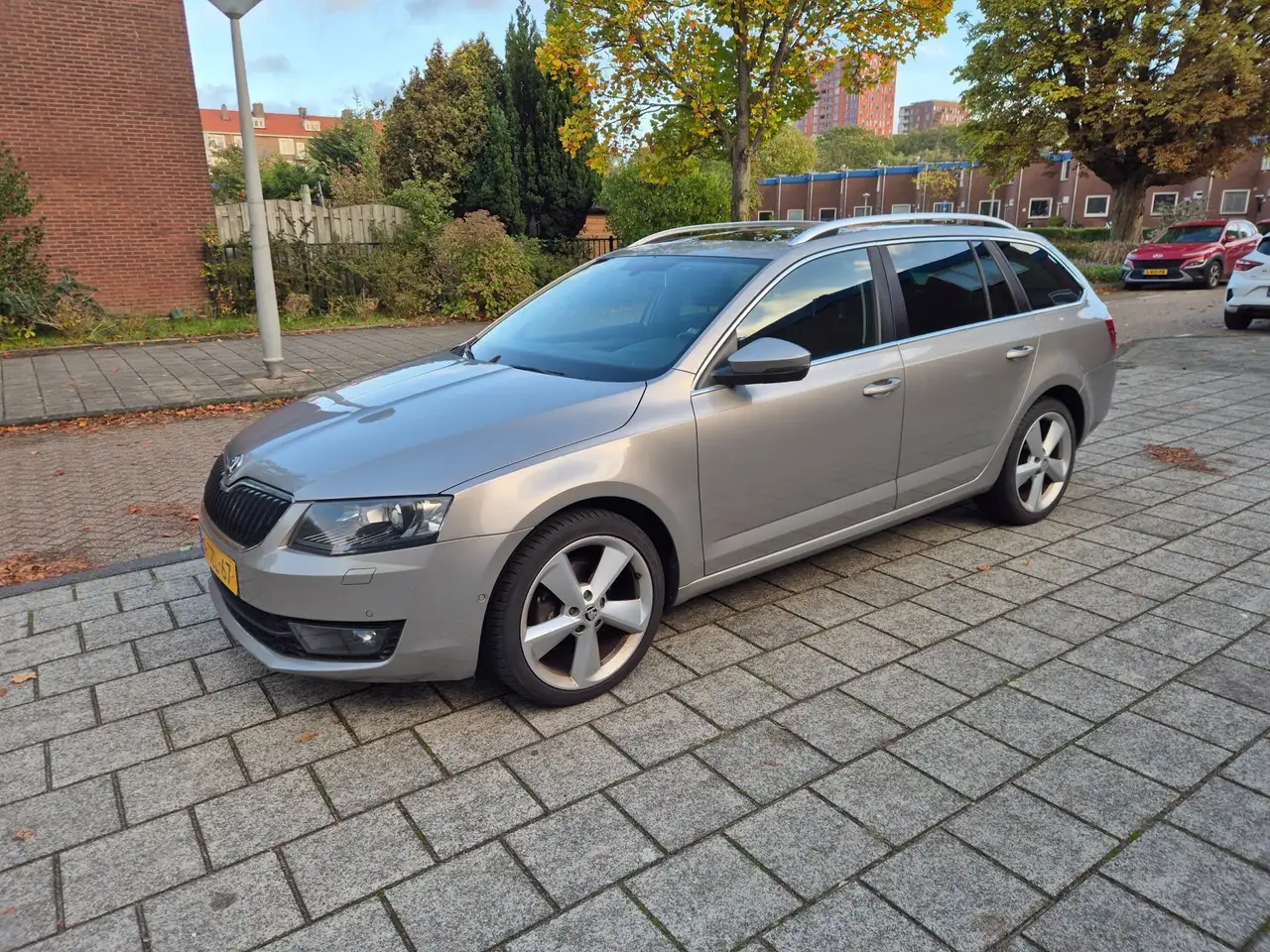 Skoda Octavia Combi 1.2 TSI Greentech Elegance Businessline — photo 1 of 32