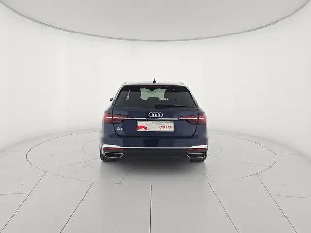 Audi A4 view 5