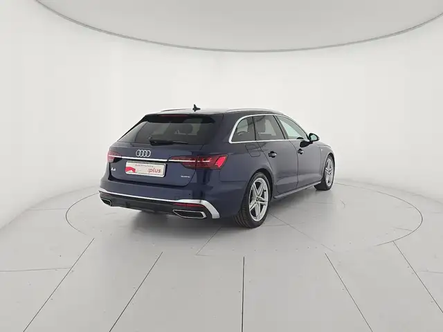 Audi A4 view 6