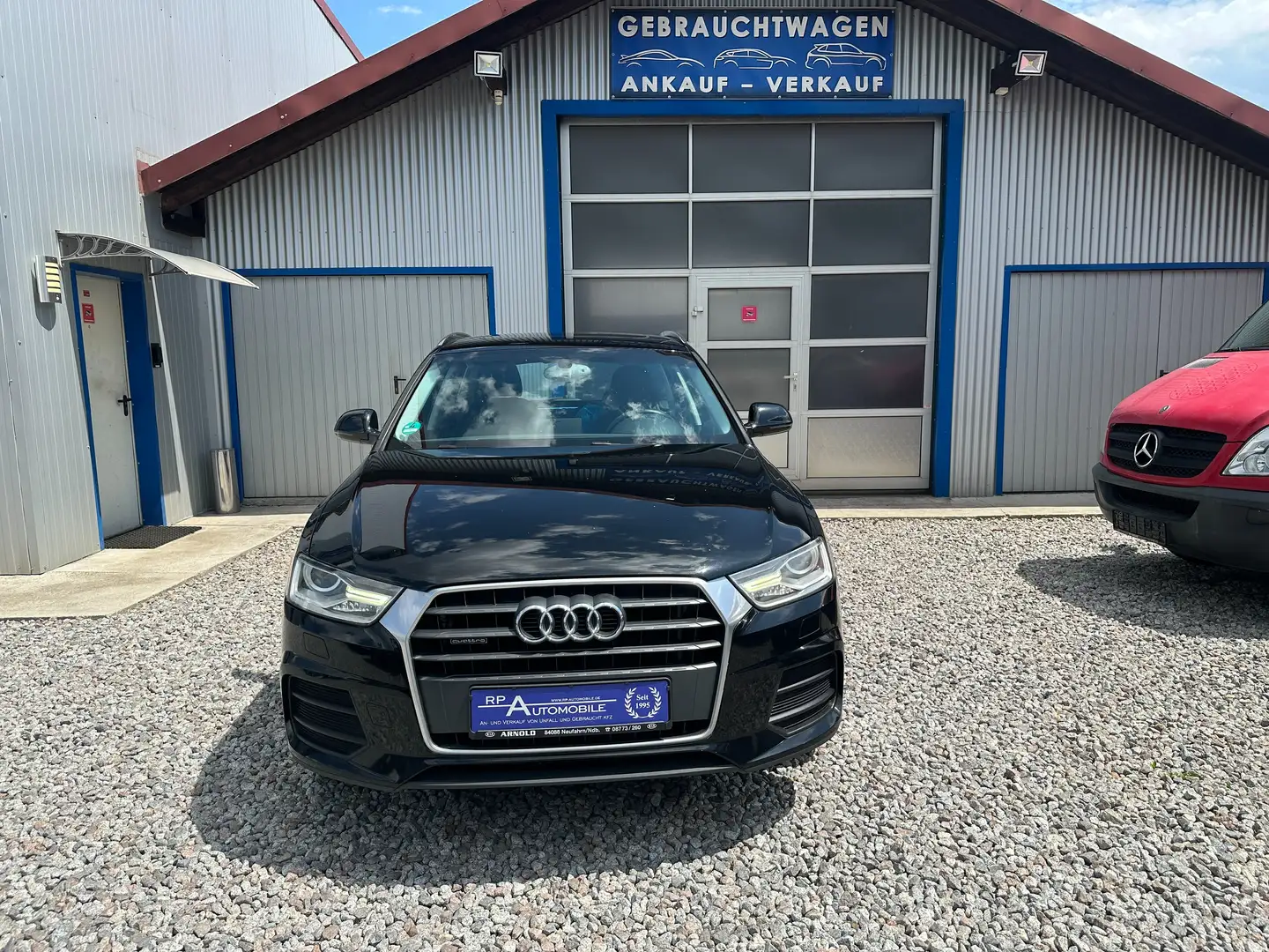 Audi Q3 basis quattro 2.0 TDI PANORAMA PDC NAVI MMI SHZG Schwarz - 1