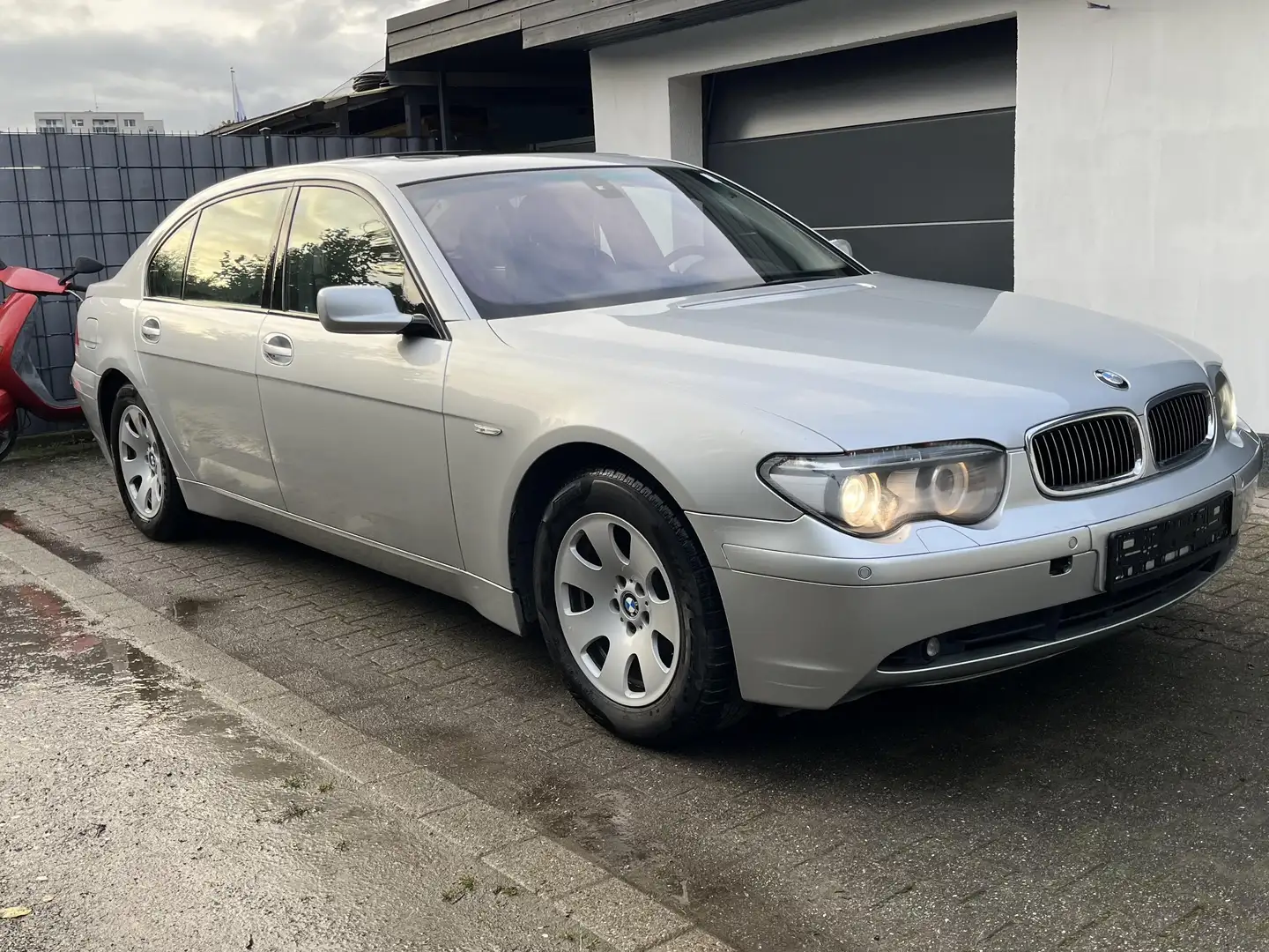 BMW 745 745Li Silber - 2