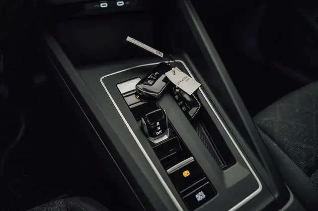 Volkswagen Golf view 23