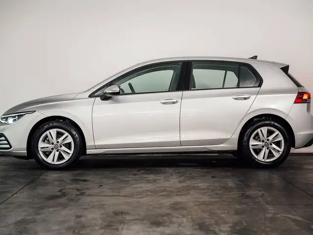 Volkswagen Golf view 2