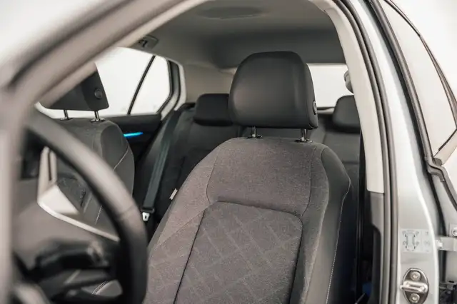 Volkswagen Golf view 10