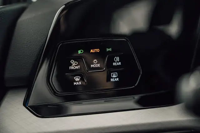 Volkswagen Golf view 25