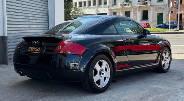 Audi TT view 3