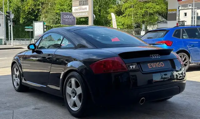 Audi TT view 5