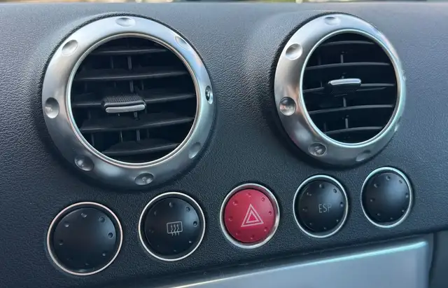 Audi TT view 17