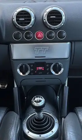 Audi TT view 11