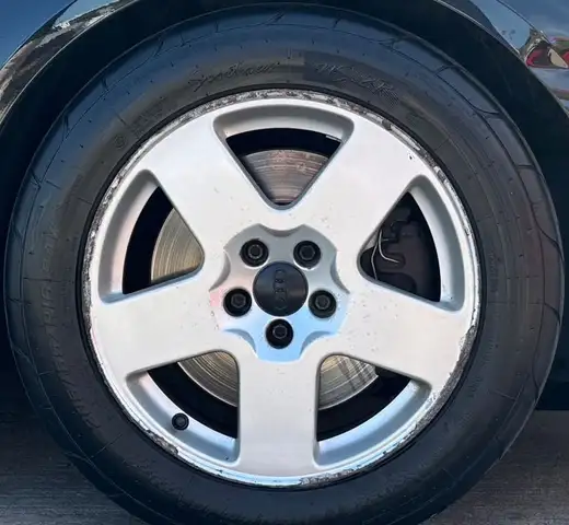 Audi TT view 21