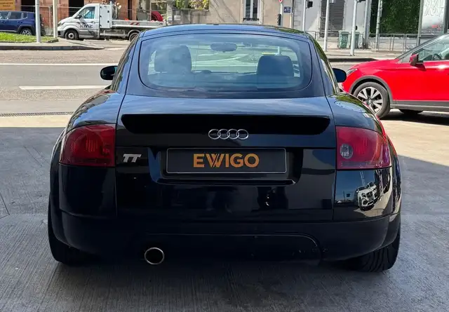Audi TT view 4
