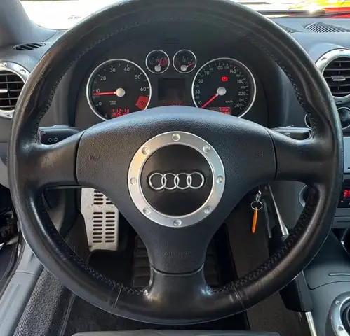 Audi TT view 13