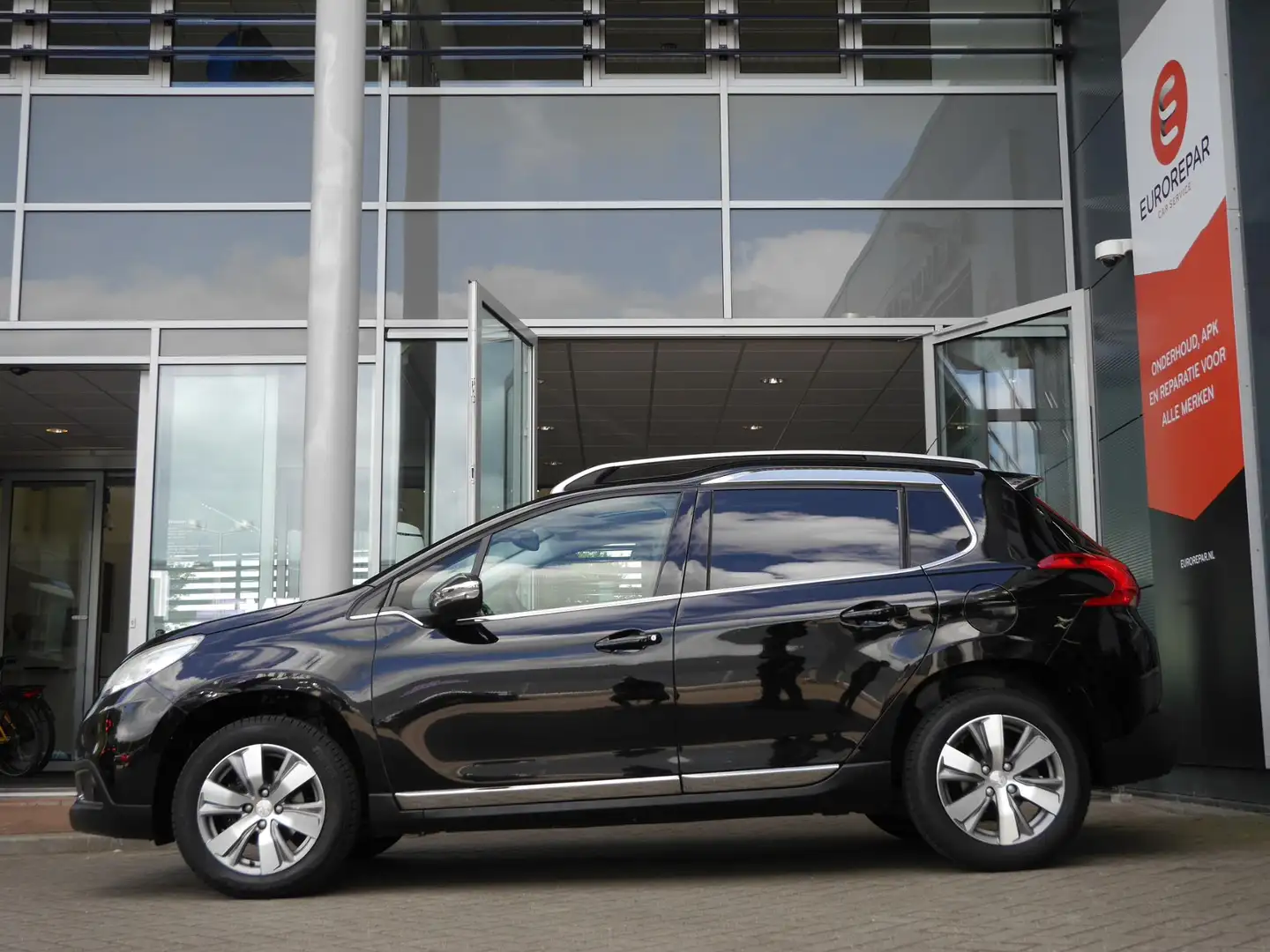 Peugeot 2008 1.2 PureTech Allure | Navigatie | Panoramadak | Tr Noir - 2