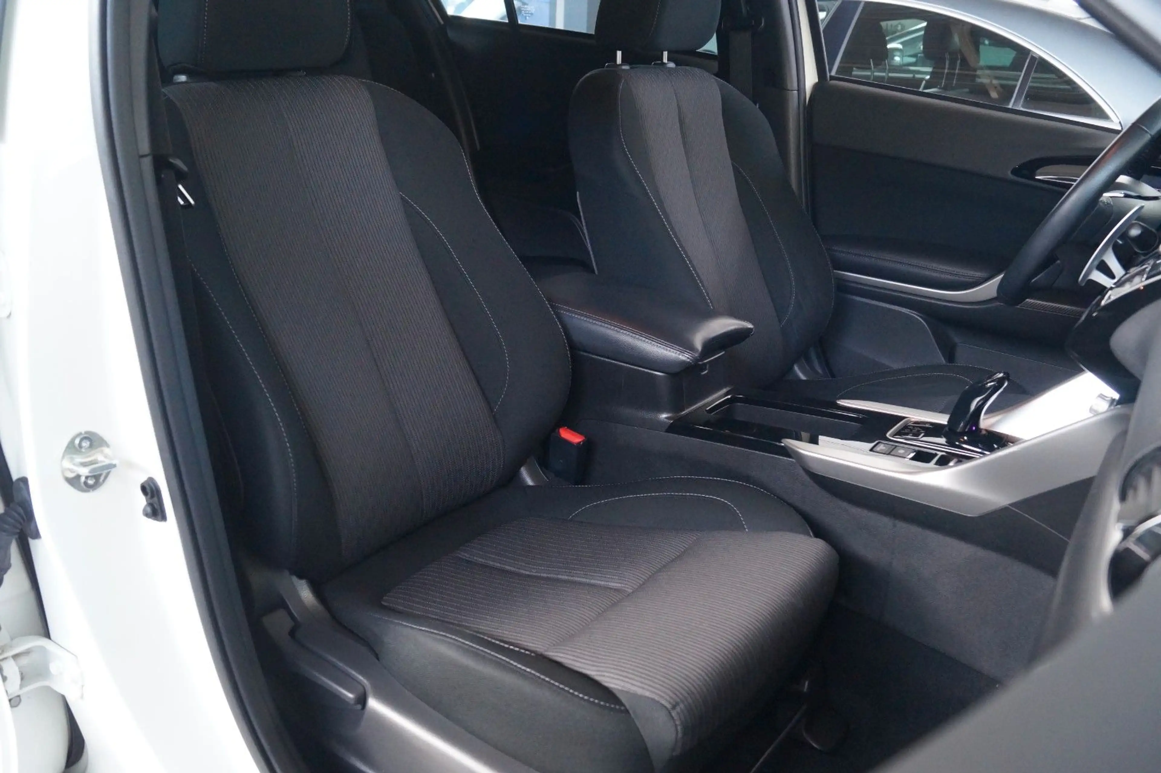 Mitsubishi Eclipse Cross — photo 15