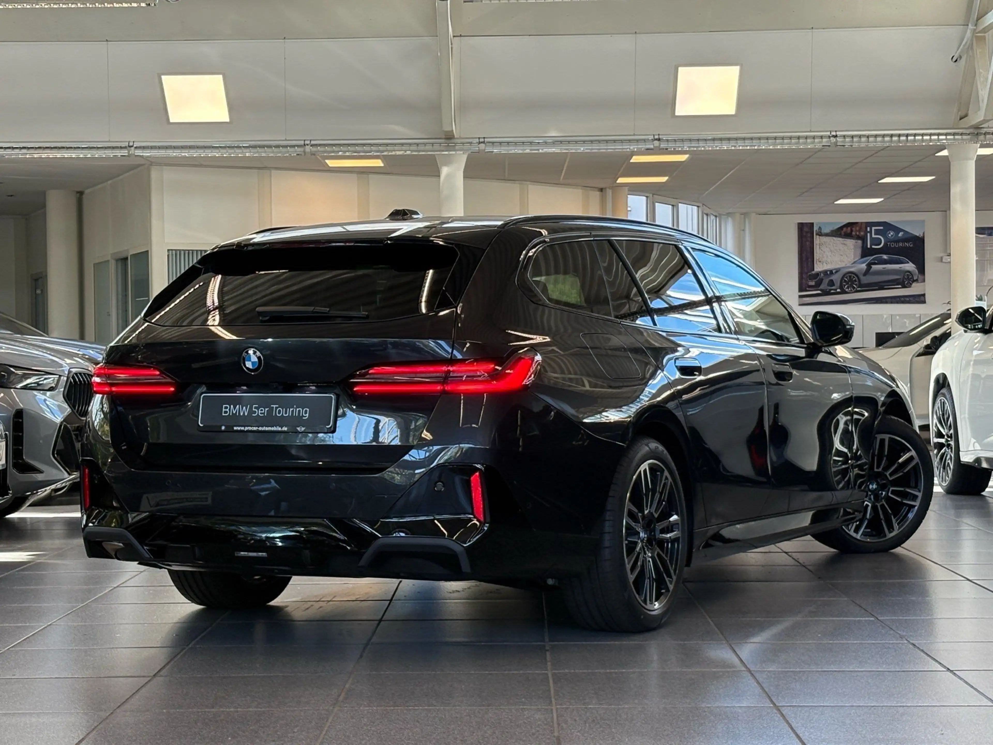 BMW 520 d Touring M Sport Pro DA Prof PA+ Pano AHK H/K 19" — photo 2