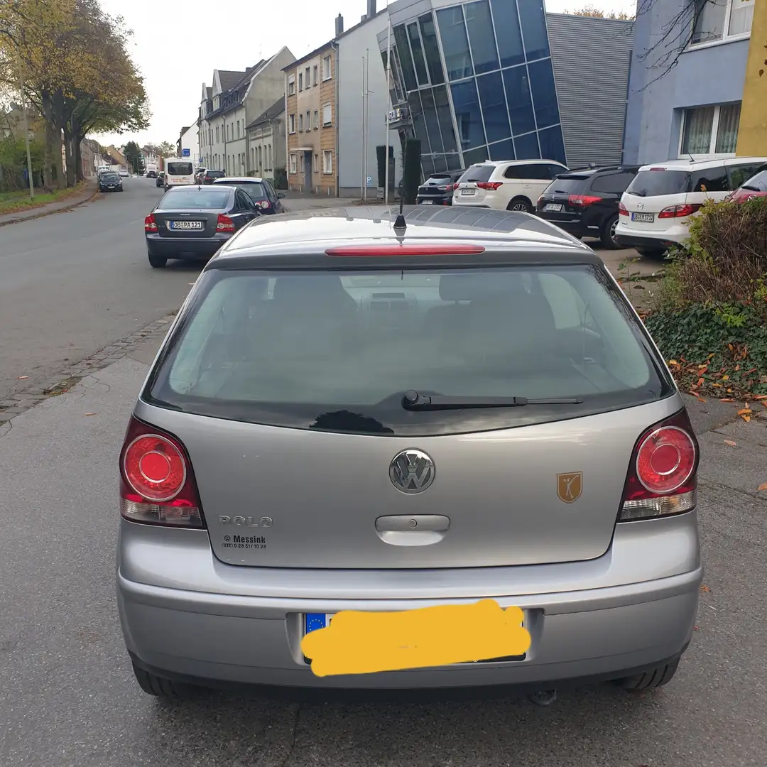 Volkswagen Polo Plus Sondermodell Edition 2.Hand, Tüv+AU: neu 111Tkm. Silber - 2