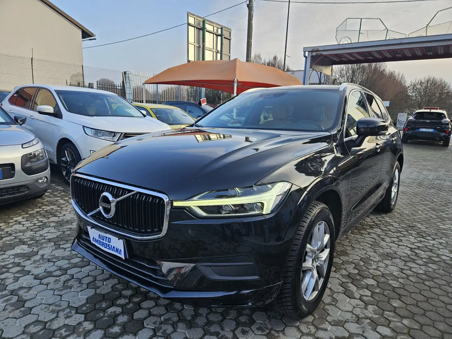 Volvo XC60 XC60 II 2018 2.0 d4 Business awd geartronic my18 Nero - 1