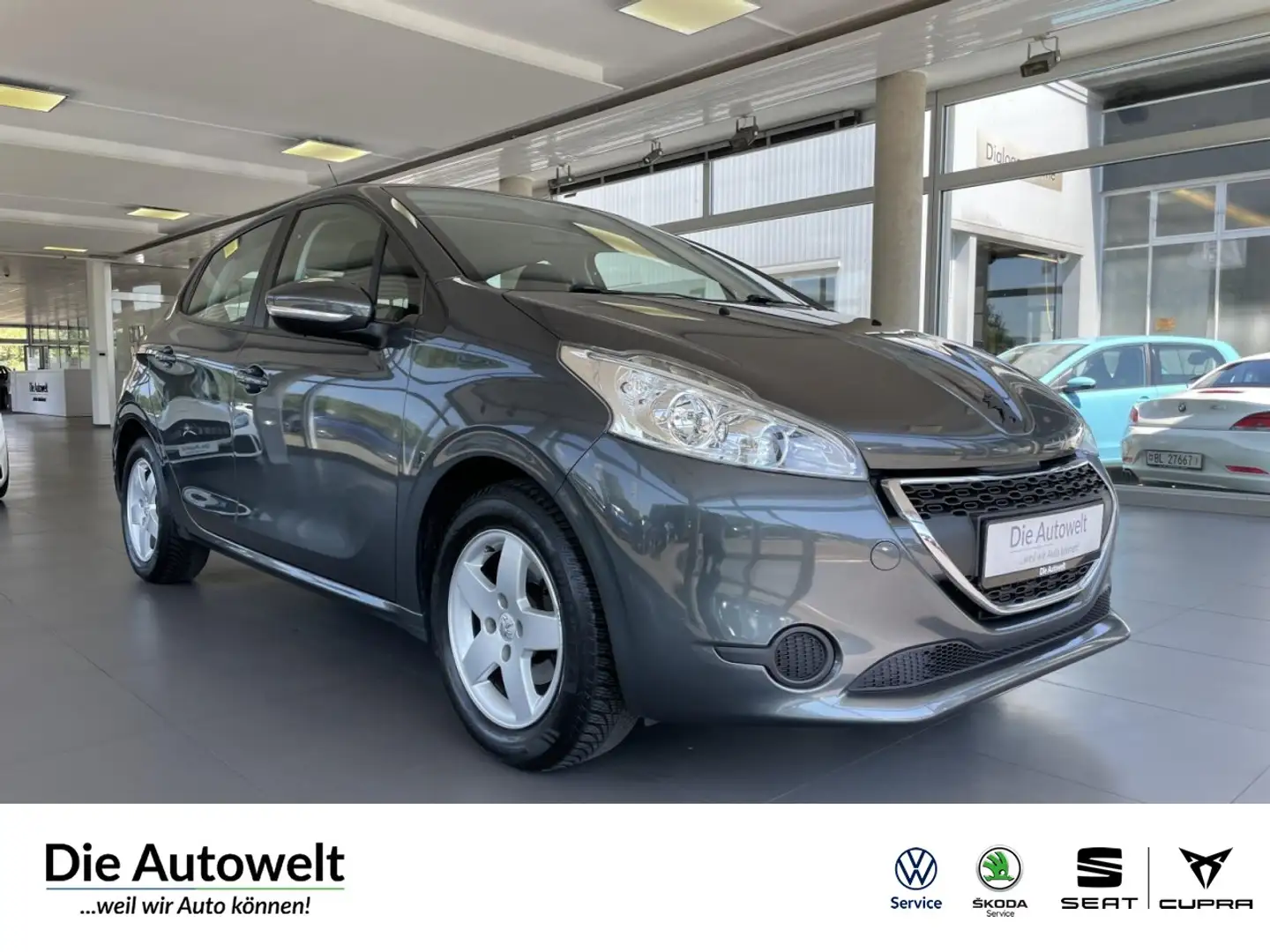 Peugeot 208 1,2 Active PDC KLIMA ZV FHEL TEMPOMAT BT BC Grau - 1