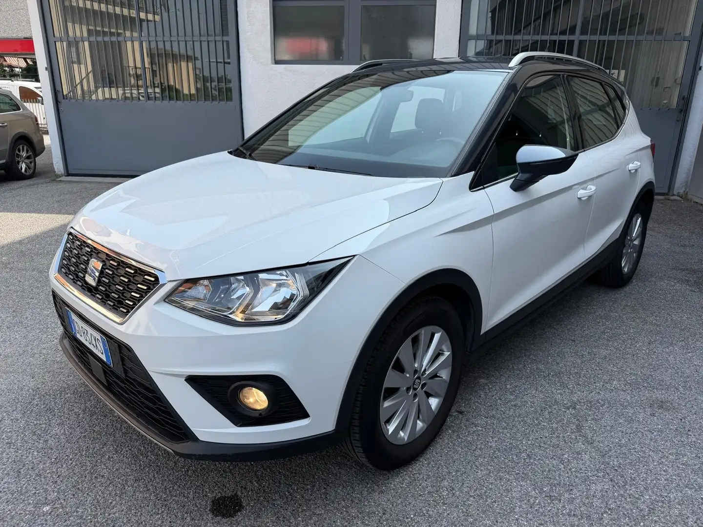 SEAT Arona 1.0 ECO TSI Xcellence 95CV *CARPLAY/ANDROID AUTO* Wit - 1