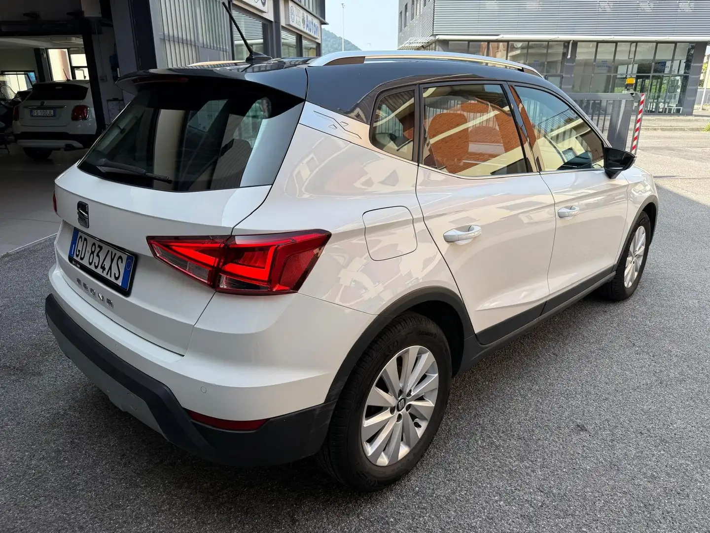 SEAT Arona 1.0 ECO TSI Xcellence 95CV *CARPLAY/ANDROID AUTO* Wit - 2