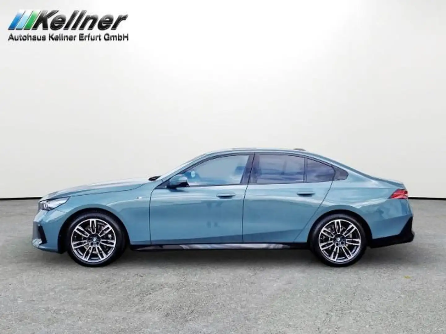 BMW 520 i Limo M-Sport AHK+Pano+360°+Standh+Harman& Grün - 2