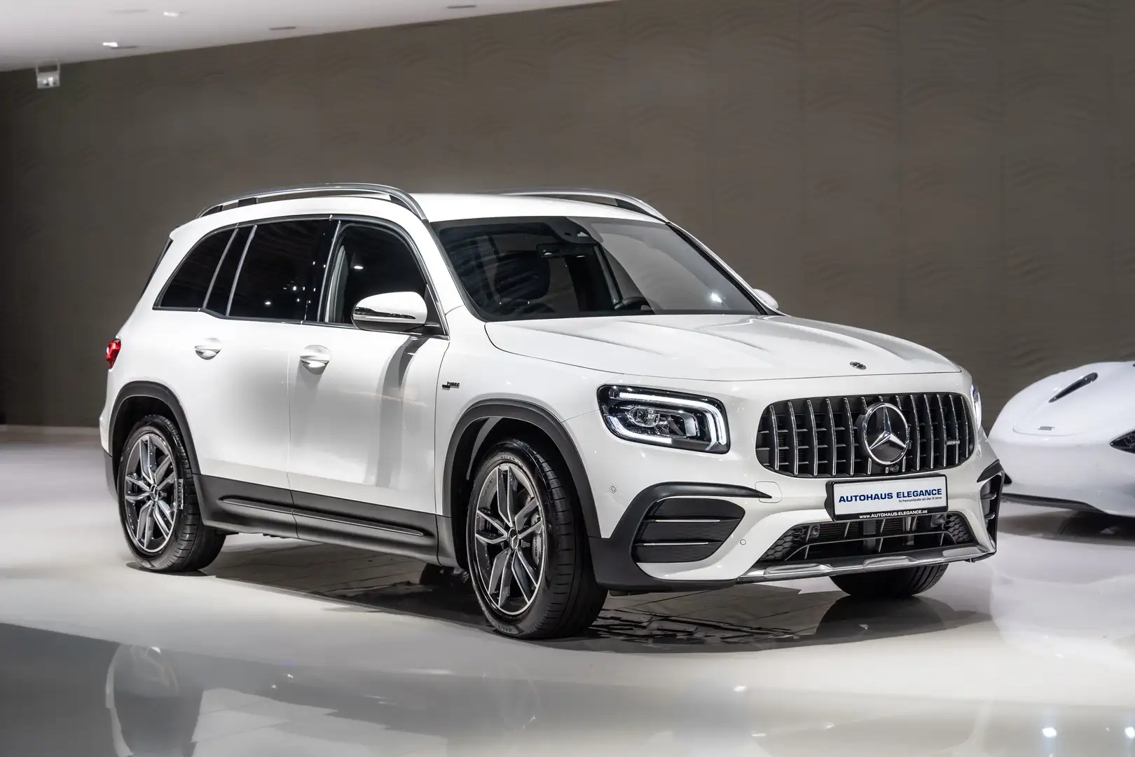 Mercedes-Benz GLB 35 AMG 4Matic*SPORT-FAHRWERK*SPORTSITZE*LED Weiß - 2