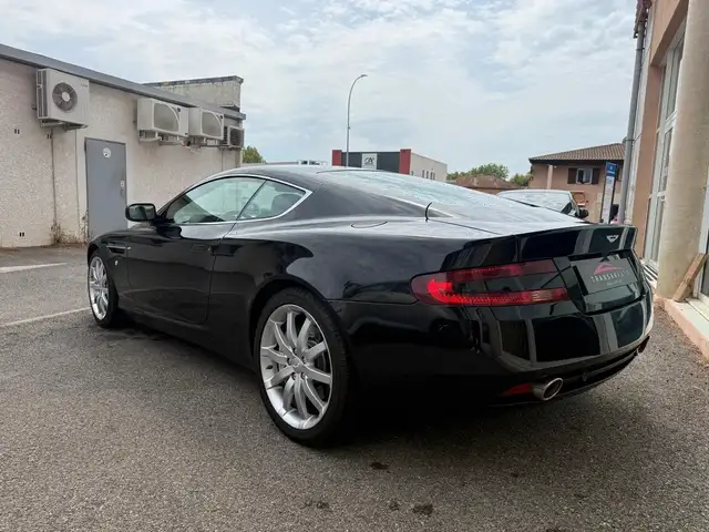 Aston Martin DB9 view 7