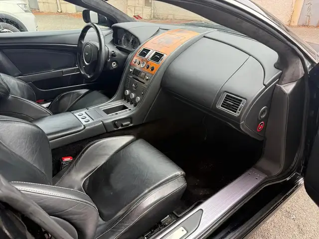 Aston Martin DB9 view 12