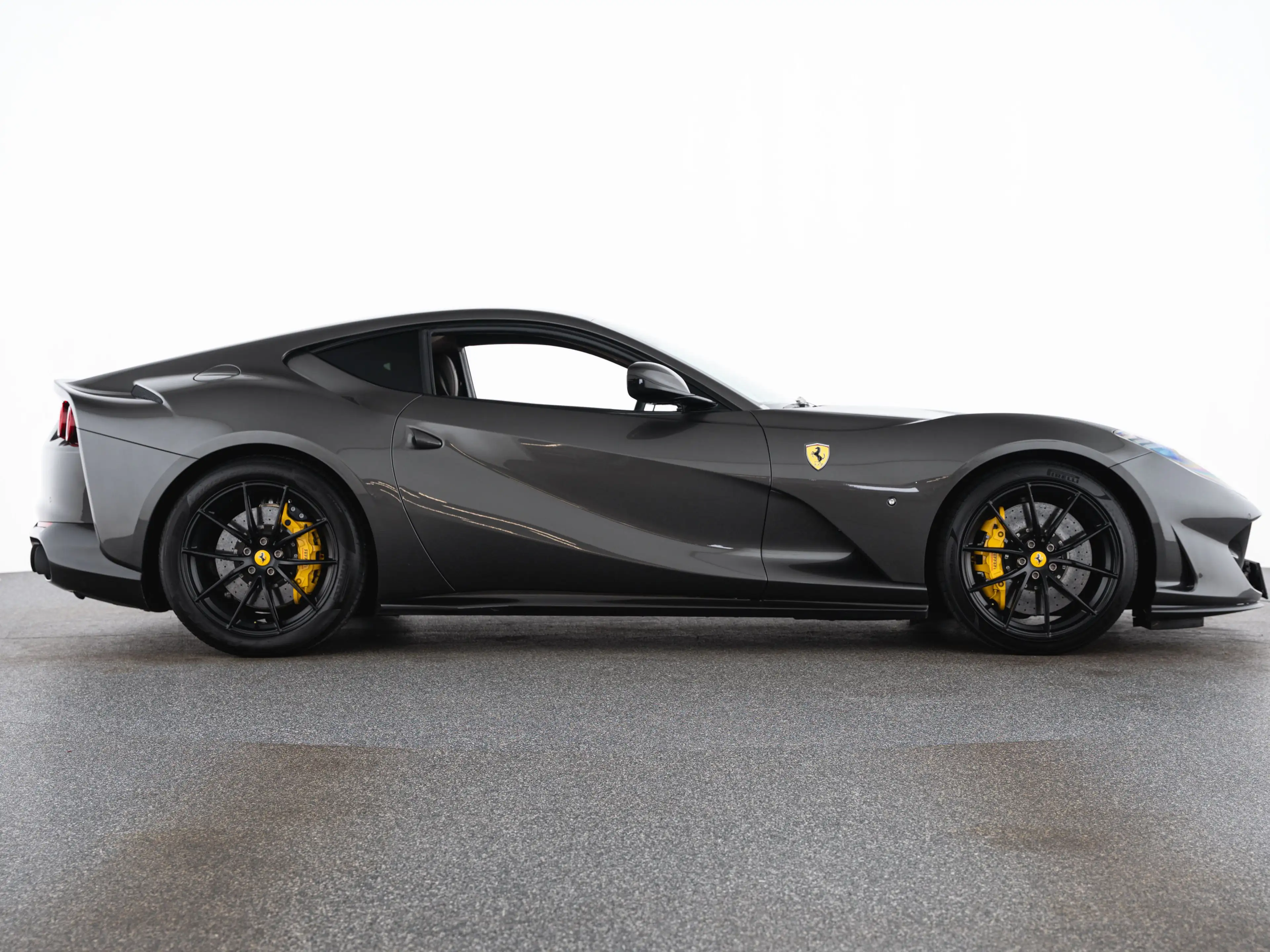 Ferrari 812 Superfast — photo 4
